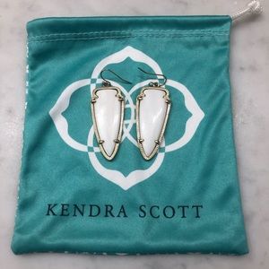 Kendra Scott Skylar Earrings in White Pearl